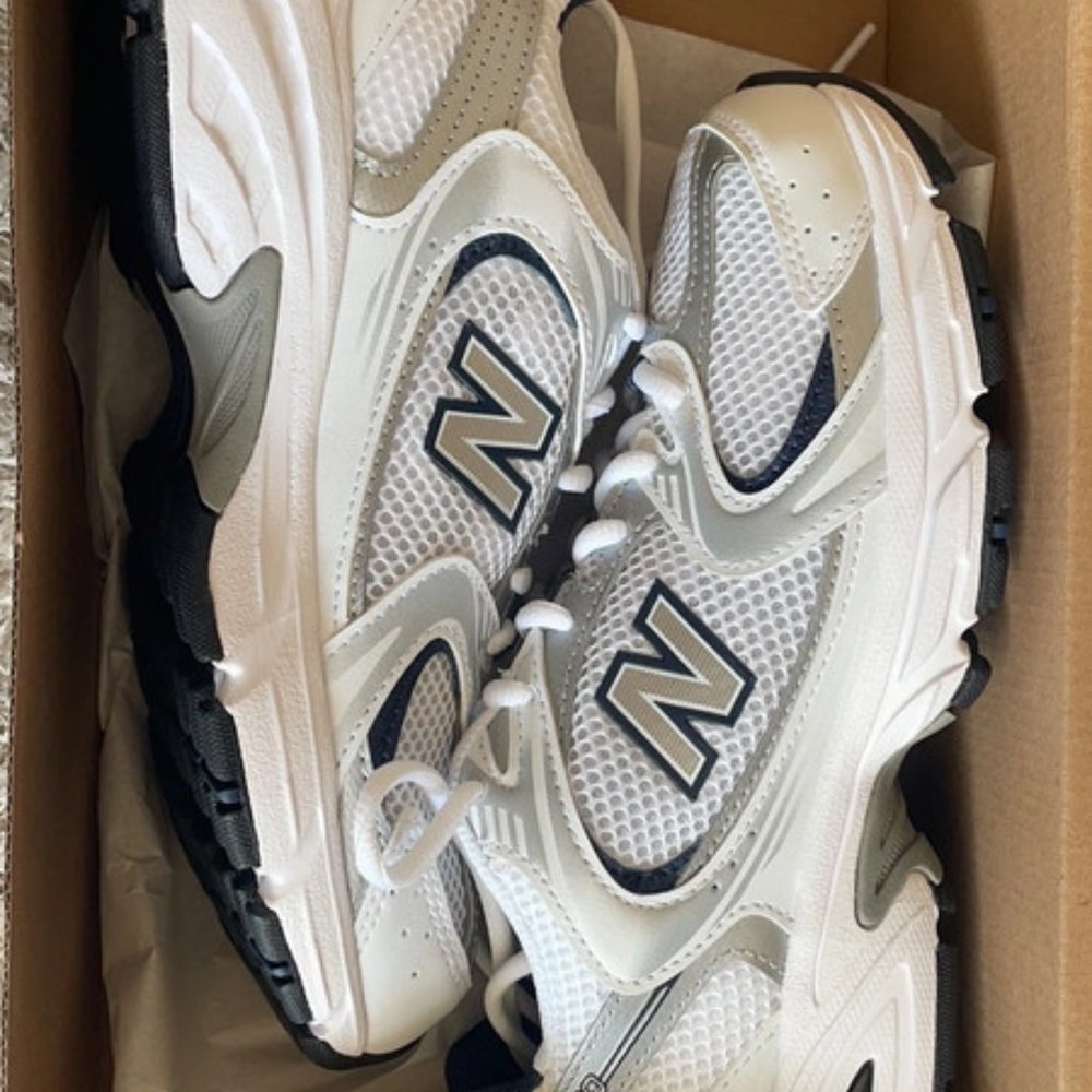 New Balance 530 trainers white & grey/silver